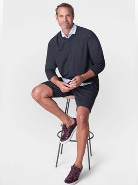 Buki Rugvee v-neck pullover. Size small-medium.